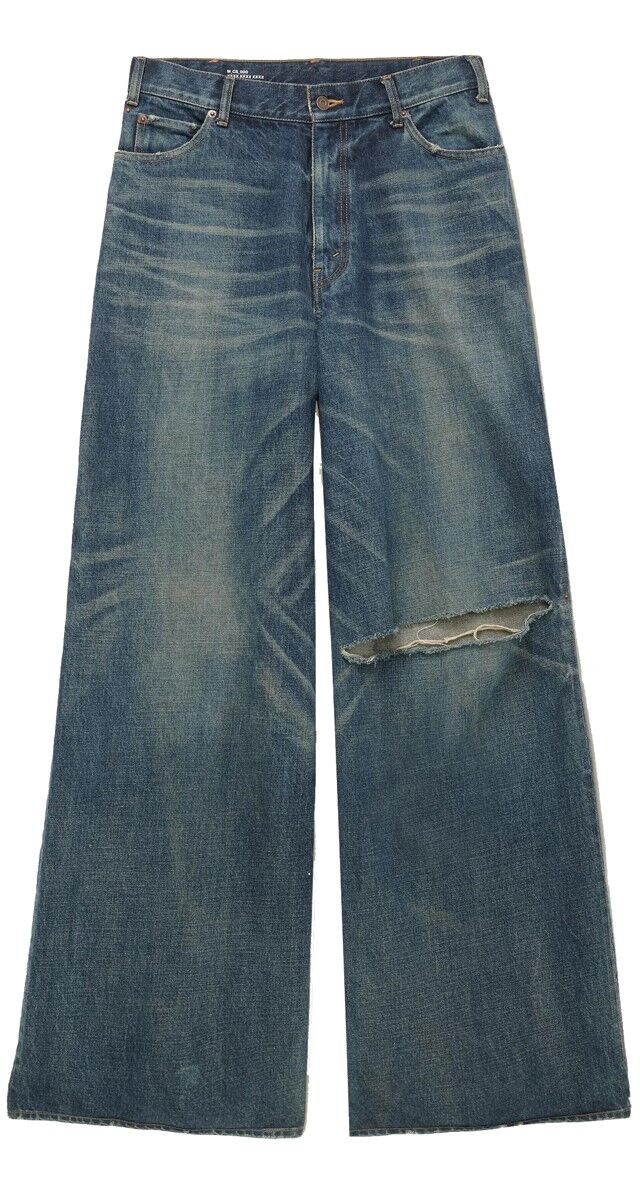 Calças em ganga, €790, Celine Homme no Mr.Porter