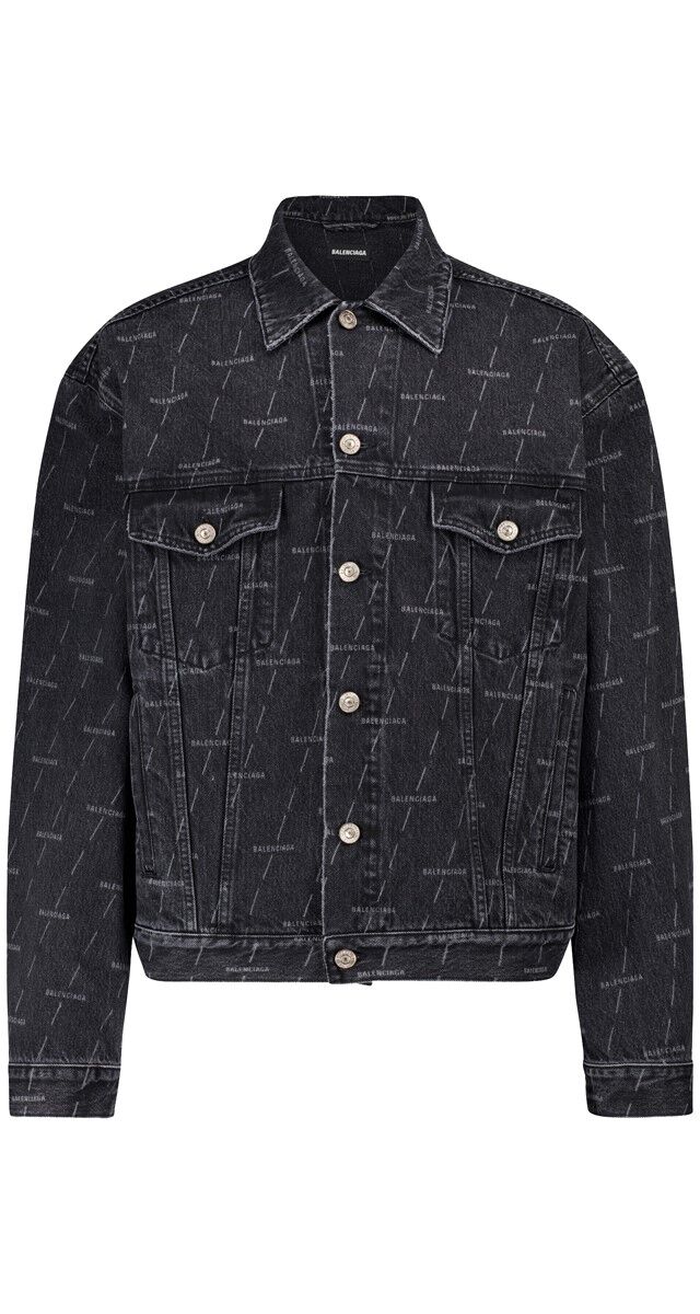 Casaco em ganga monogramada, €1190, Balenciaga