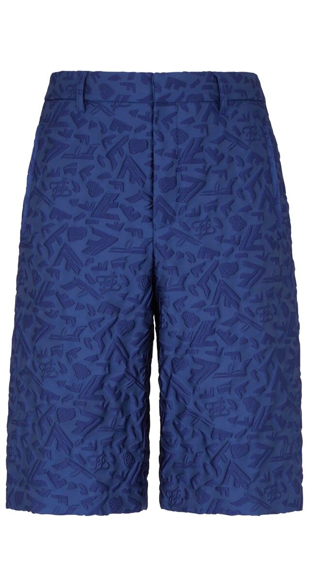 Bermudas em jacquard, €1150, Fendi