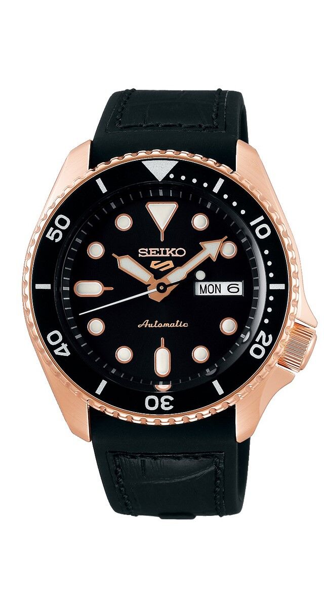 Relógio 5 Sports em aço com bracelete em silicone, €340, Seiko