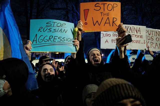 Manifestação contra Putin, depois deste avançar com as tropas russas pela Ucrânia, Polónia, 24 de fevereiro de 2022