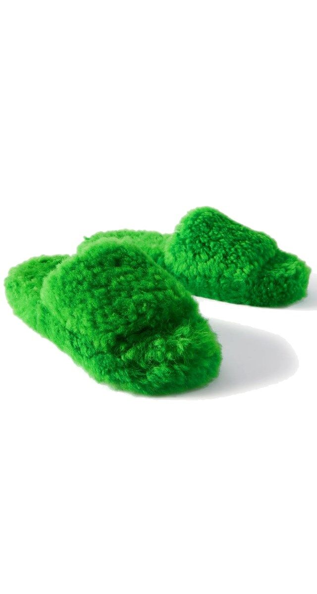 Sandálias Teddy em carneira, € 590, Bottega Veneta