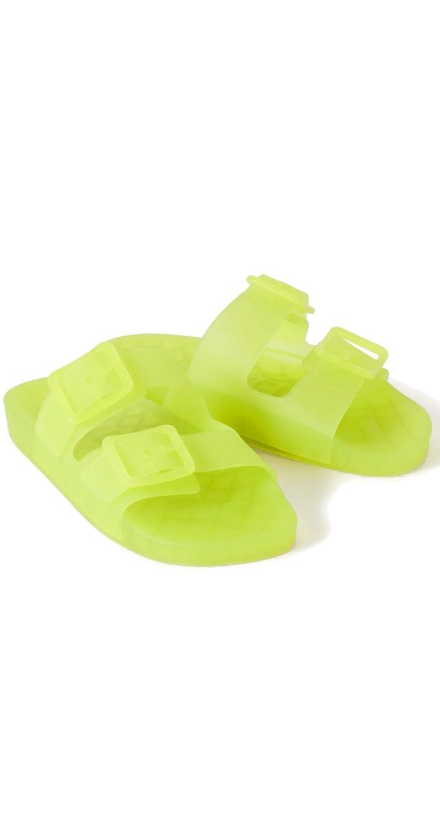 Sandálias Mallorca em borracha, € 360, Balenciaga