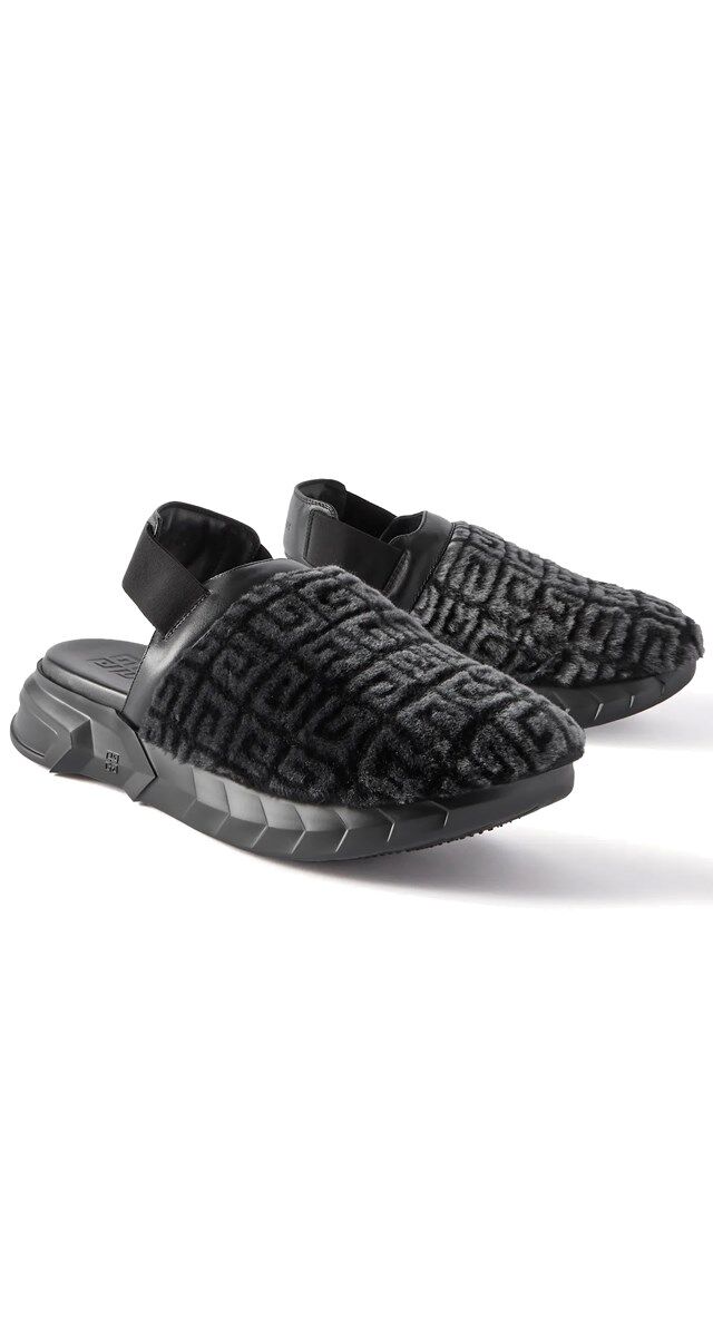 Sandálias Marshmallow em pele, € 795, Givenchy