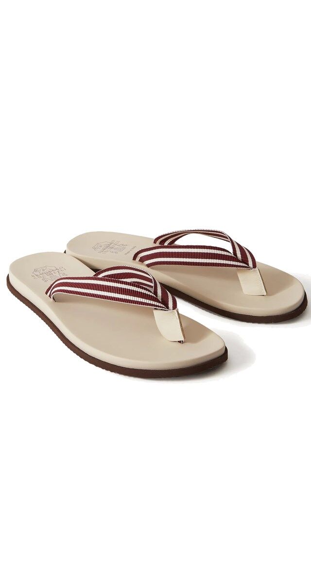 Sandálias em pele e tela, € 250, Brunello Cucinelli