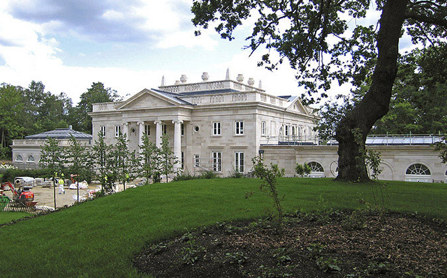 Ingliston House, de Petr Aven