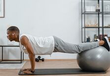 Quer estar em forma até ao verão? Três treinos tabata que pode fazer em casa