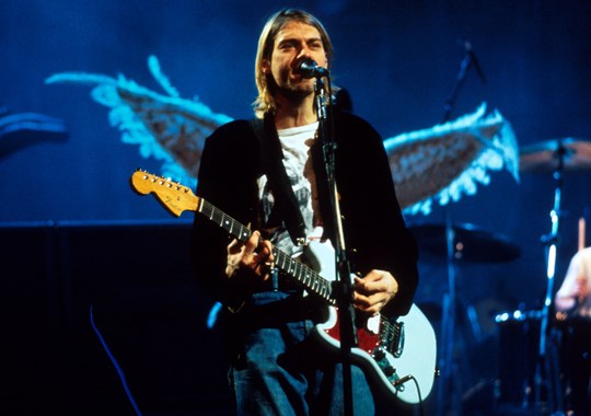 Guitarra de Kurt Cobain do vídeo 'Smells Like Teen Spirit' vai a leilão