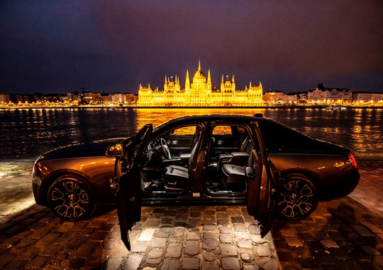 Rolls-Royce Black Badge Ghost, o melhor carro do mundo?