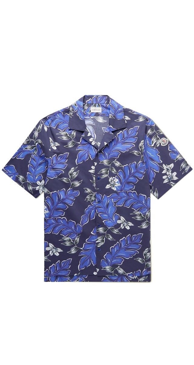 Camisa em popeline de algodão estampada, € 300, Moncler