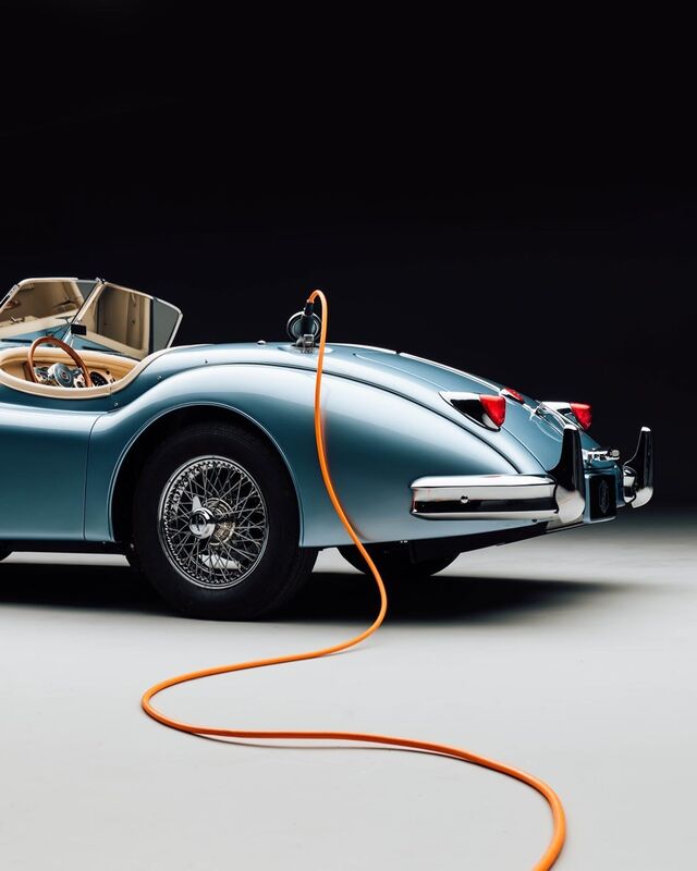 Jaguar XK140 em azul