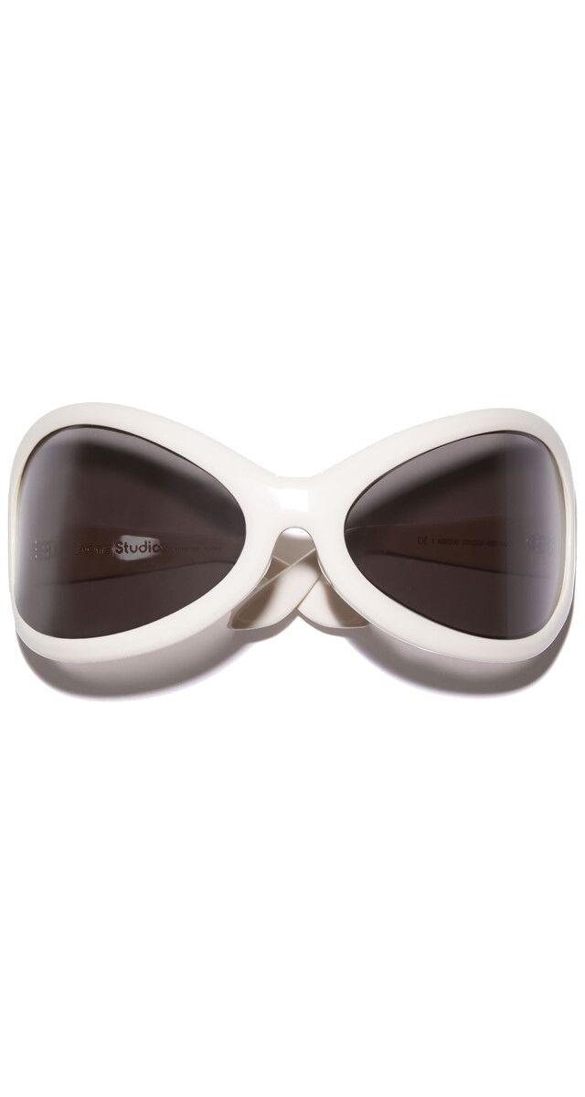 Óculos de sol mascara em acetato, €320, Acne Studios