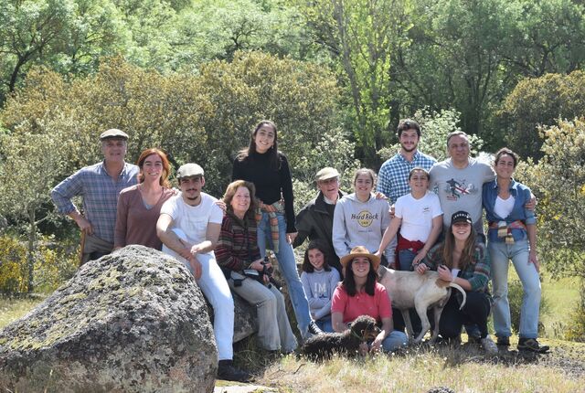 Familia completa, as duas filhas e os oito netos