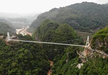 Esta ponte feita em vidro é uma das mais temidas do mundo