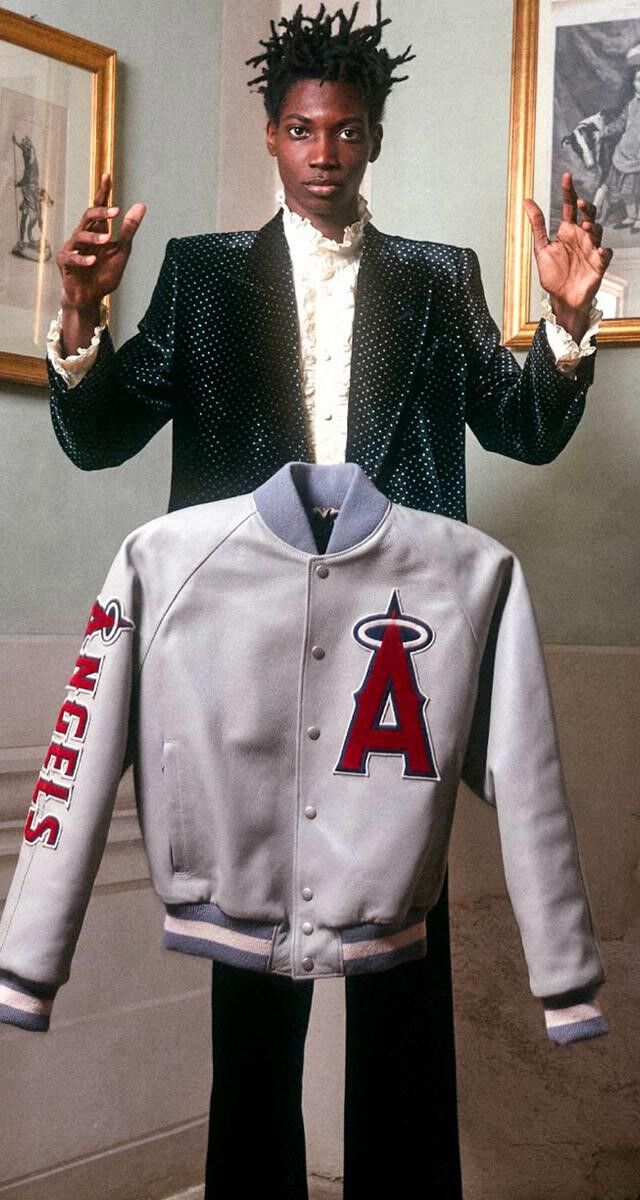 A campanha de lançamento Gucci x MLB (Major League Baseball) à venda na The Vault