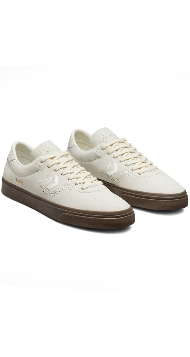 Ténis Cons Louie Lopez Pro em pele nobuk, €75, Converse