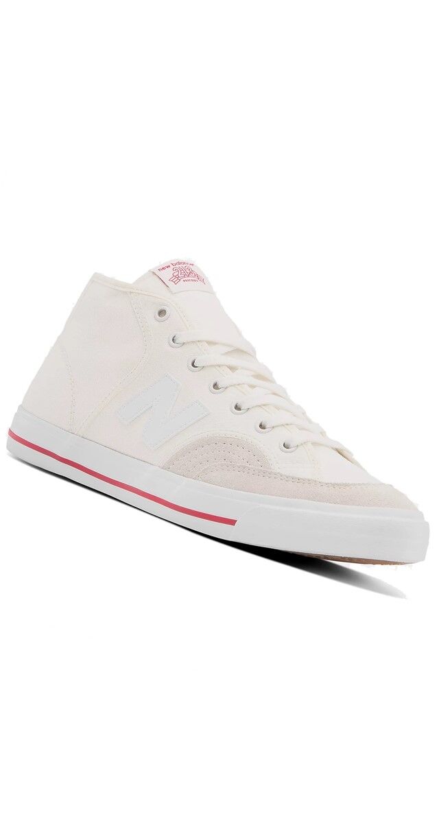 Ténis NB Numeric 213 Pro Court em lona e camurça, €80, New Balance