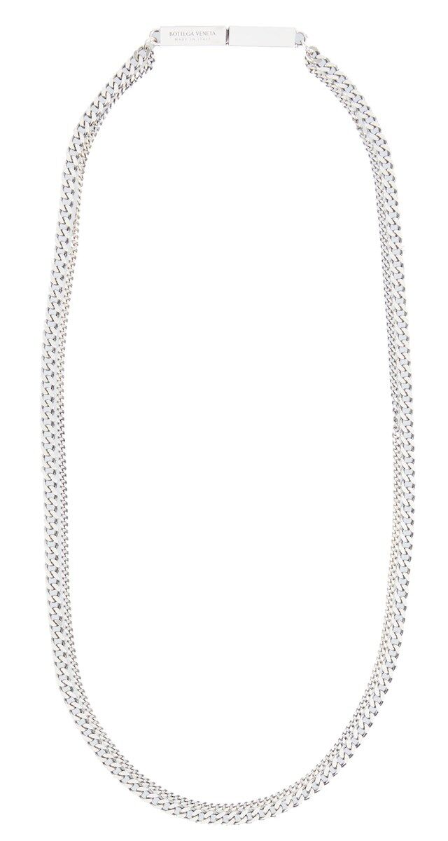 Colar em prata, € 720, Bottega Veneta