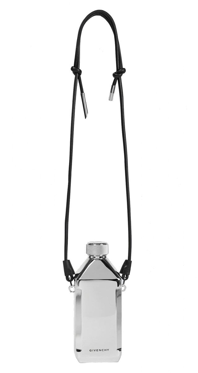 Garrafa em aço, € 290, Givenchy