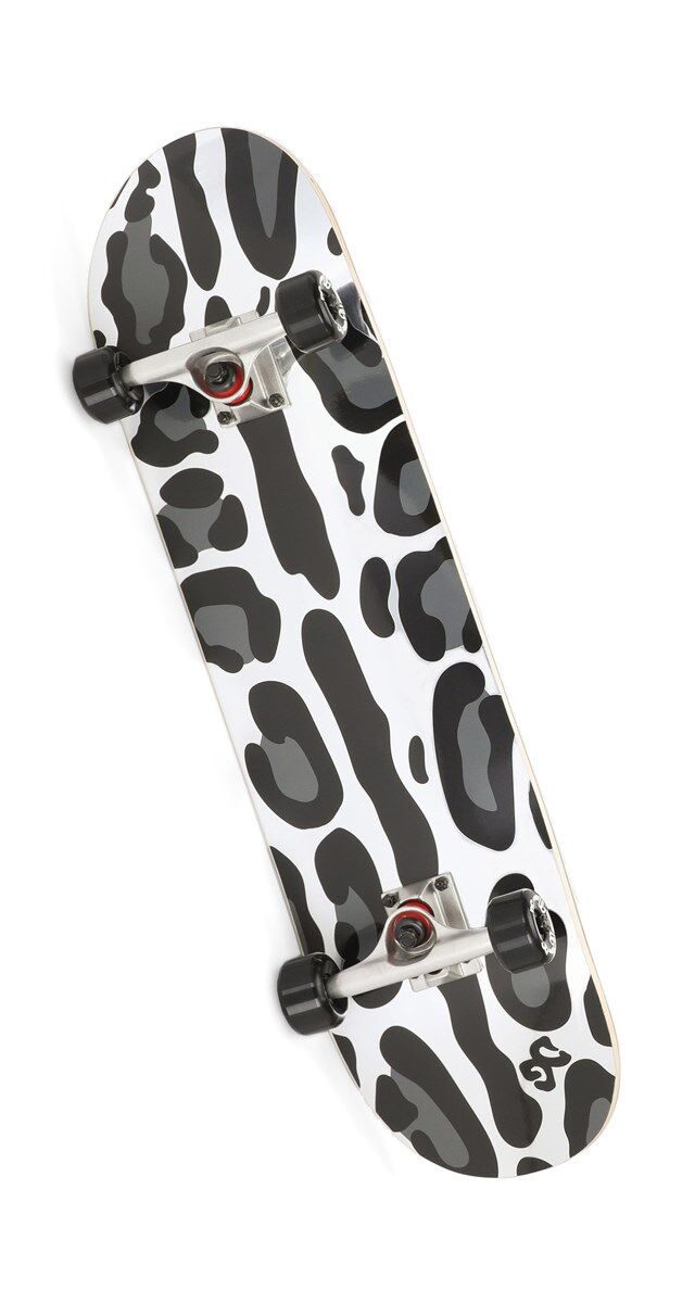 Skate com estampado leopardo, € 1500, Dolce & Gabbana