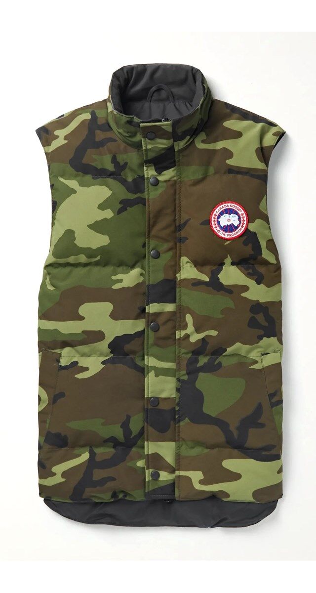 4. Colete acolchoado em Arctic Tech estampado, € 575, Canada Goose
