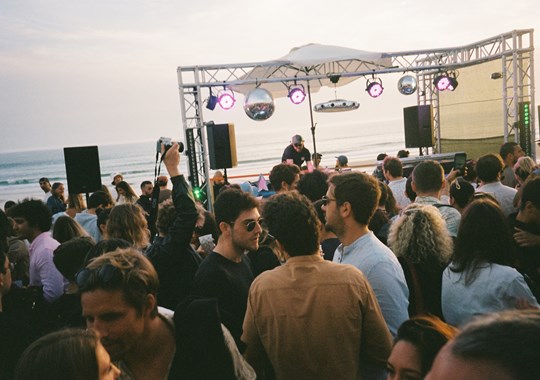 Há um novo festival na Costa da Caparica