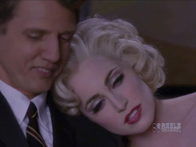 Charlotte Sullivan em "Os Kennedy" (2011)