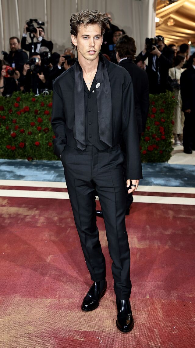 Vestido por Prada, na gala MET Celebrating In America an Anthology of Fashion a 2 de maio