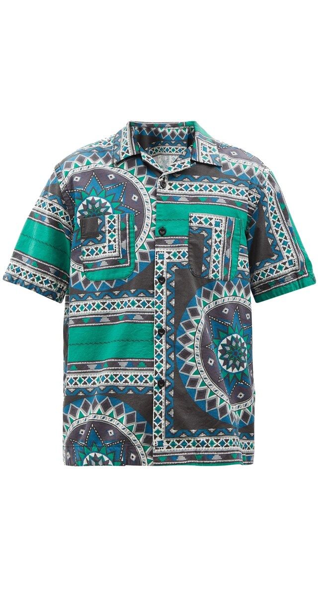Camisa em algodão estampado, € 277 (antes € 505) Sacai no Matches Fashion