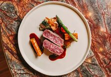 Gastronomia nacional, vinho verde e Arte Sacra. Bem-vindos à Casa da Calçada