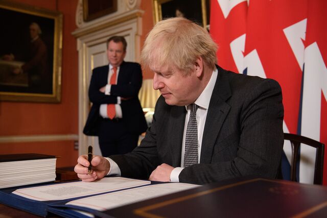 Boris Johnson assina o acordo Brexit com a UE (2020)