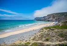 Nove praias portuguesas isoladas para umas férias em paz 