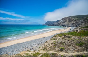 Nove praias portuguesas isoladas para umas férias em paz 