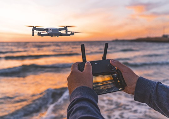 De viagem? Não se esqueça destes gadgets 