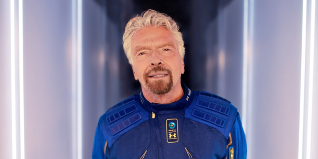 Richard Branson, fundador do grupo Virgin, viajou até ao espaço em julho de 2021. O voo Virgin Galactic atingiu os 86km, o que deu alguns minutos de gravidade zero à tripulação