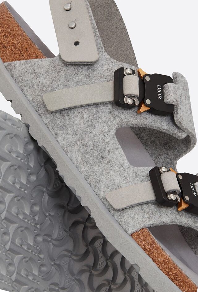 Sandálias Milano em feltro de lã, cortiça e borracha, €960, Dior by Birkenstock em Dior.com