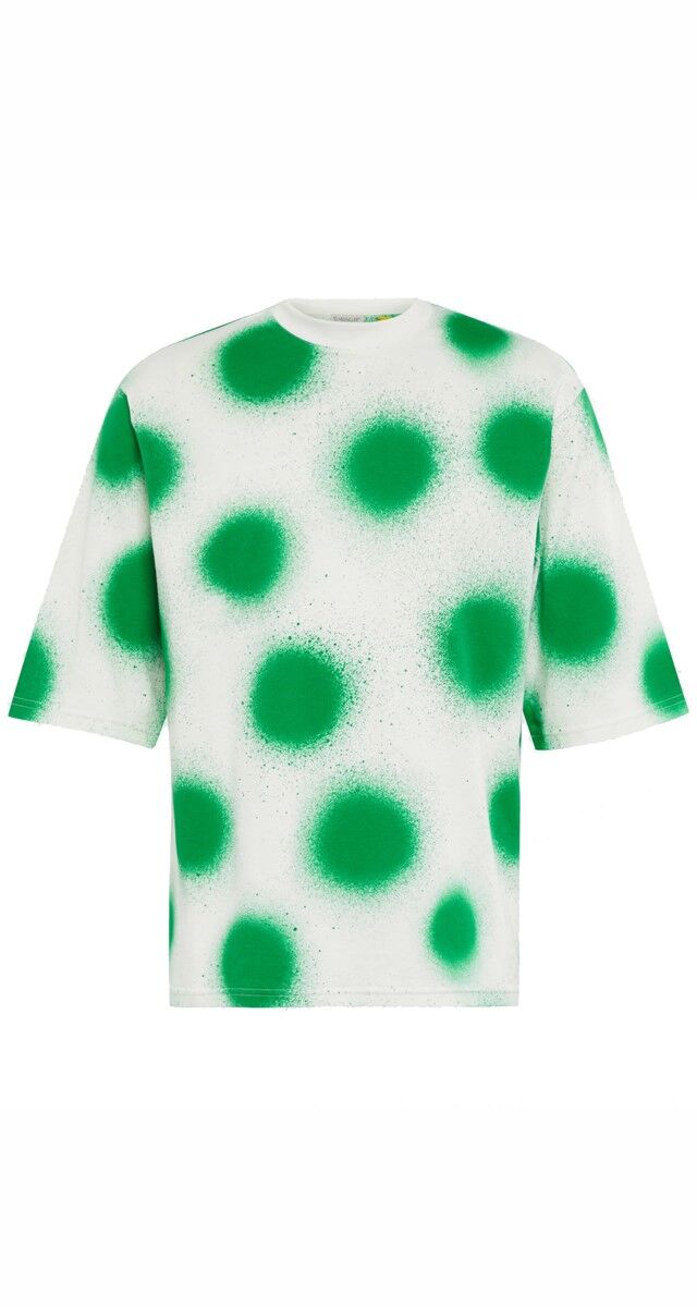 T-shirt em algodão estampado, €310, JW Anderson Moncler Genius