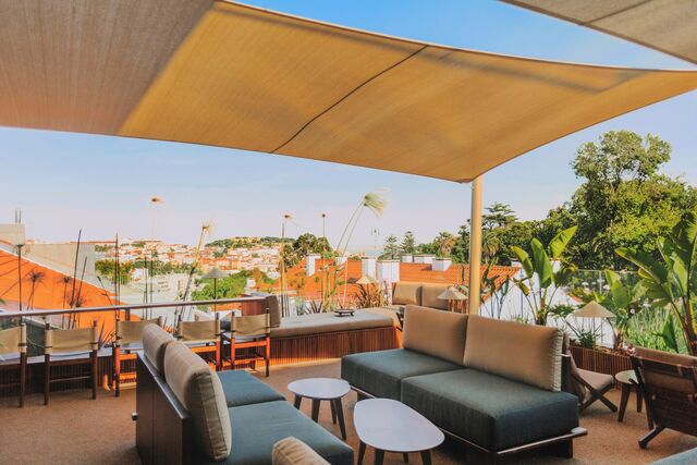V Rooftop Bar