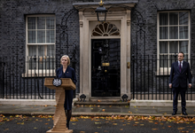 Liz Truss: a demorada ascensão e rápida queda da Primeira-Ministra britânica que menos tempo deteve o cargo