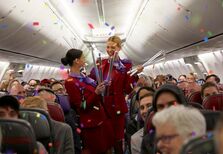 Esta companhia aérea está a oferecer prémios a quem se sentar no lugar do meio