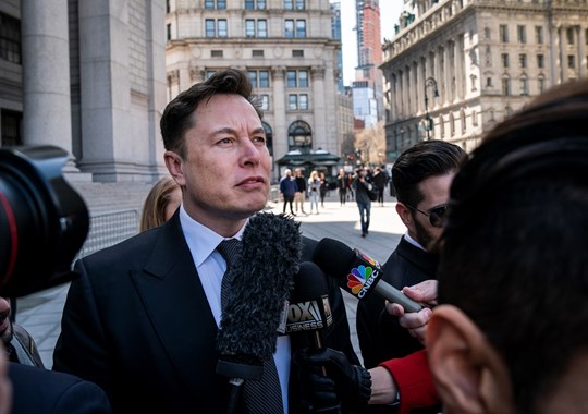 Elon Musk in, utilizadores out. As celebridades que já deixaram o Twitter