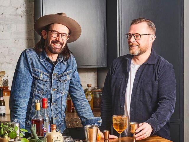 Joel Harisson e Neil Ridley formam a dupla "World's Best Spirits"