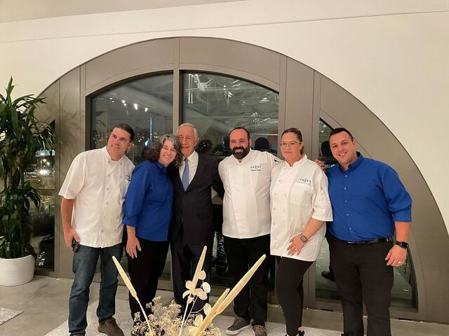 O chef David Costa e a sua equipa com o presidente da república