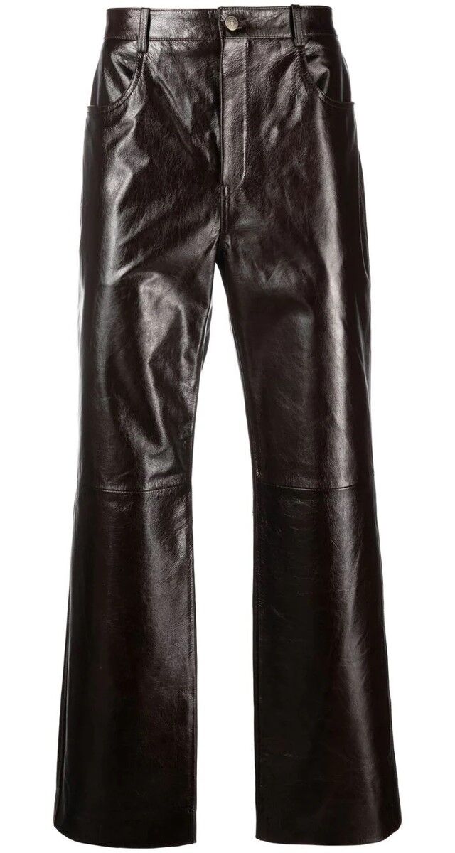 Calças em pele, €3100, Gucci.