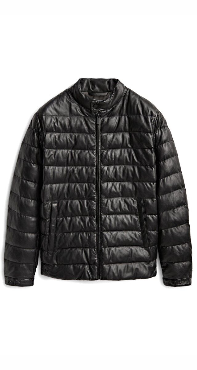 Casaco em pele, €249, Massimo Dutti.