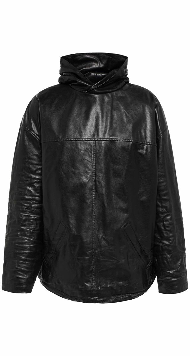 Camisola em pele, €4500, Balenciaga.