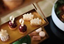 Um chá no Ritz (como dita a tradição)