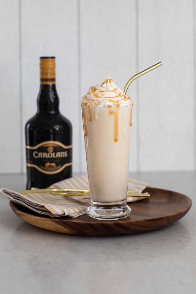 Receita Carolans. Milkshake & cocktail de caramelo salgado