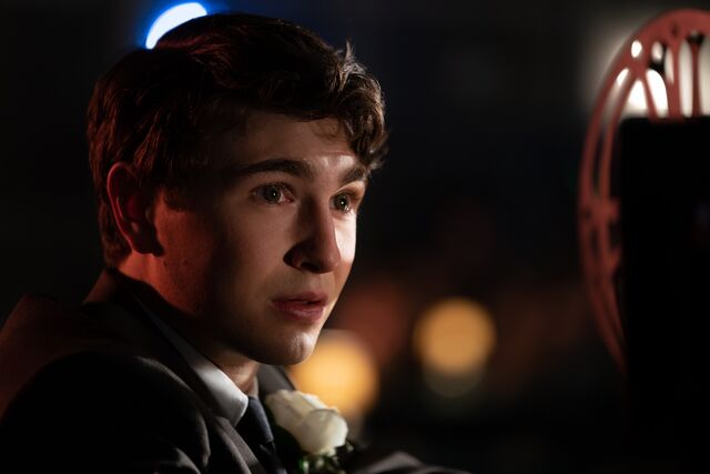 É neste ambiente que Sam/Spielberg vai filmando a sua adolescência desde muito cedo e, mais tarde, pequenos filmes de ficção escritos e realizados pelo próprio.