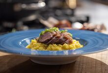 Receita de Henrique Sá Pessoa. Risotto de Açafrão com magret de pato